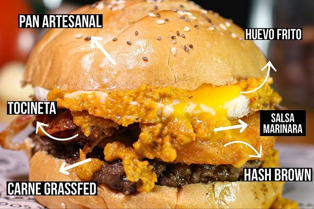 Hamburguesa Hash con huevo y tocineta